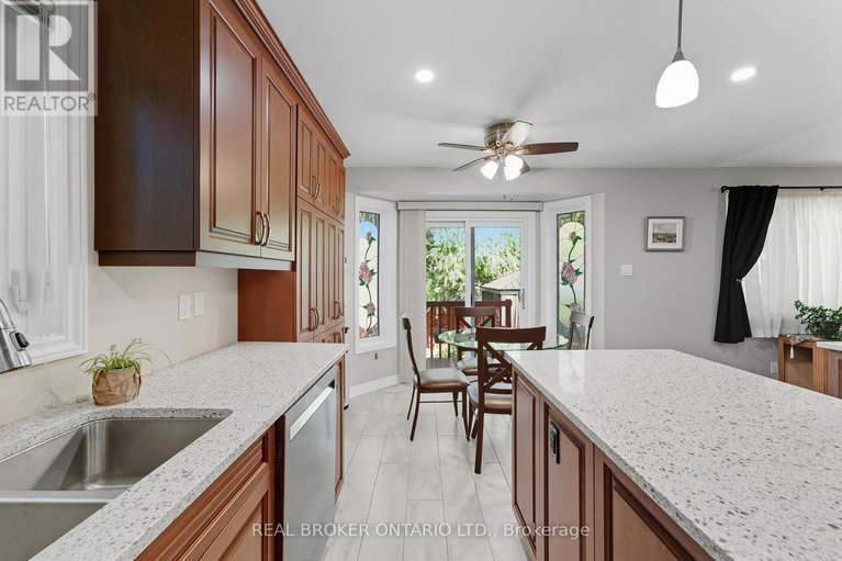 28843559/6-candow-crescent/stittsville-north/ottawa/ontario/K2S1K7_15