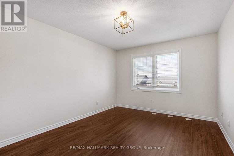 28916020/110-sunshine-crescent/notting-hillsummerside/ottawa/ontario/K4A0V3_24