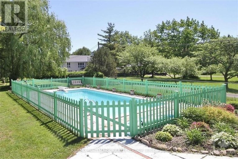 29349957/6203-bank-street/osgoode-twp-north-of-reg-rd-6/ottawa/ontario/K4P1B4_8