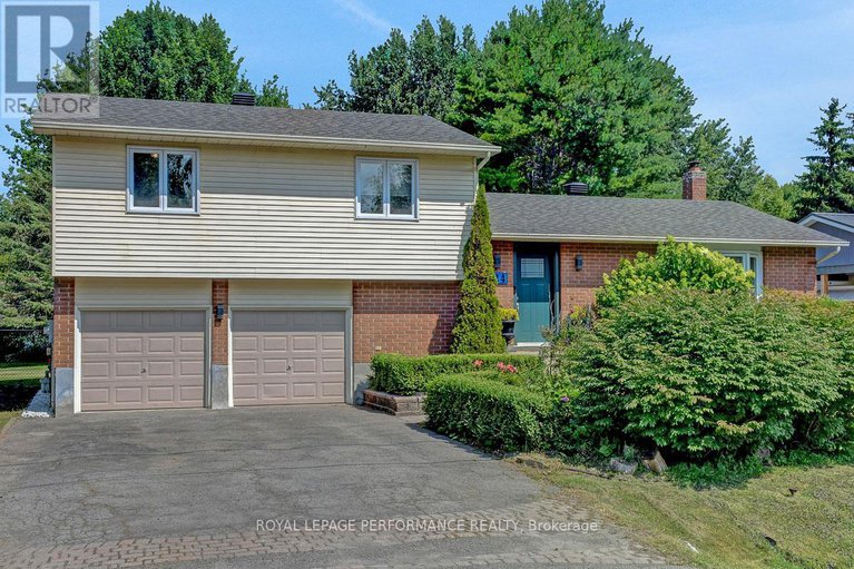 28805867/124-des-pins-street/village-of-russell/russell/ontario/K4R1C5_1