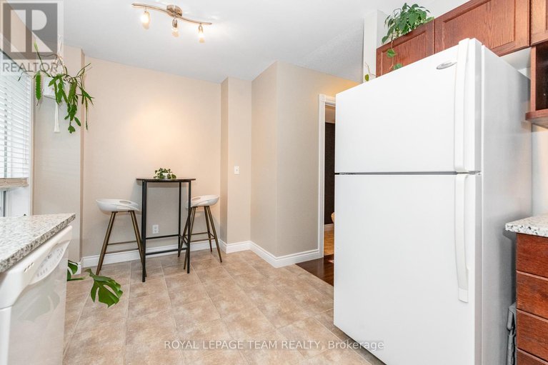 28579289/126-wharhol-private/westcliffe-estates/ottawa/ontario/K2H1G6_23