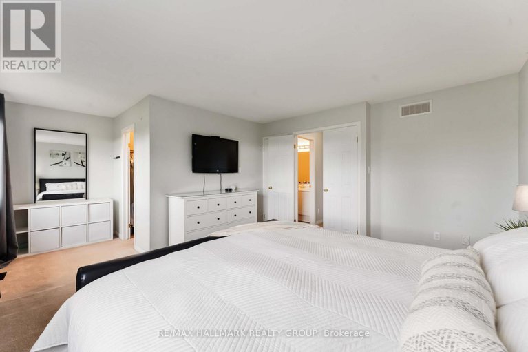 28384628/1532-duplante-avenue/fallingbrookpineridge/ottawa/ontario/K4A3Z2_15
