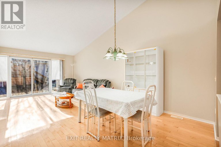 28129877/1241-foxborough-private/beaconwood/ottawa/ontario/K1J1E2_12