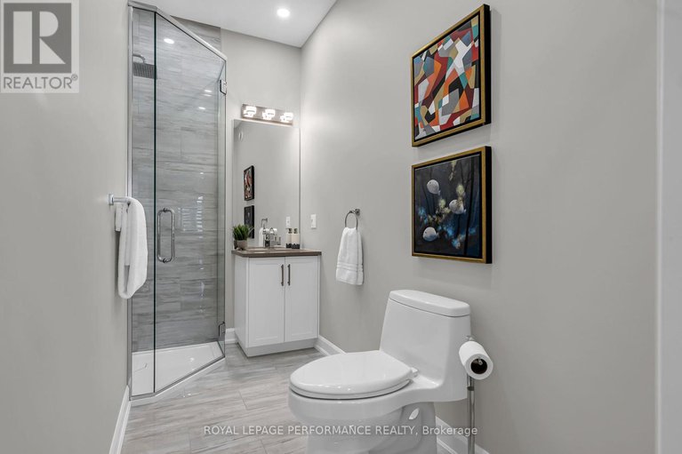 28627551/4-matthew-kieran-crescent/long-sault/south-stormont/ontario/K0C1P0_20