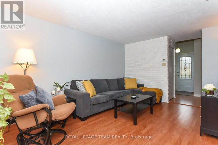 29064089/34-6993-bilberry-drive/convent-glen-north/ottawa/ontario/K1C2C2_4