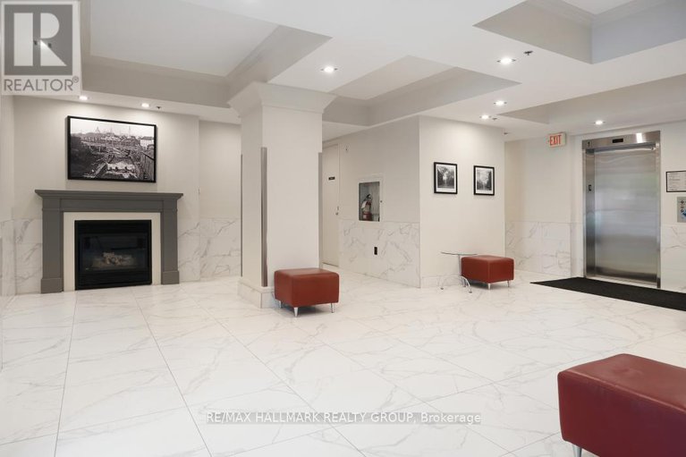 28811810/ph2-364-cooper-street/ottawa-centre/ottawa/ontario/K2P2P3_32