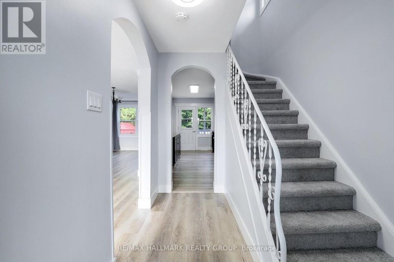 28907120/1108-merivale-road/carlington/ottawa/ontario/K1Z6B2_2