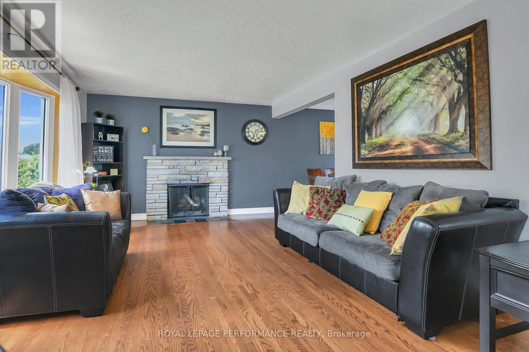 28625415/2117-valley-drive/elmvale-acresurbandale/ottawa/ontario/K1G2P6_7