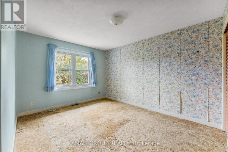 29087662/683-courtenay-avenue/laurentianview/ottawa/ontario/K2A3B8_17