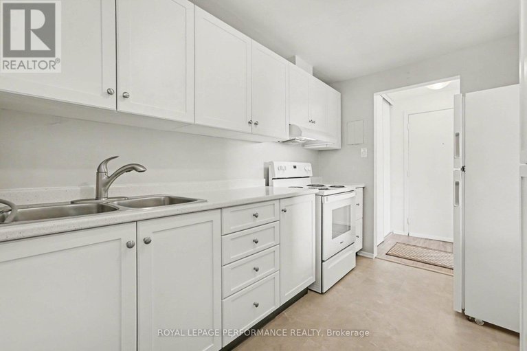 29437070/8-51-sumac-street/beacon-hill-south/ottawa/ontario/K1J7T7_15