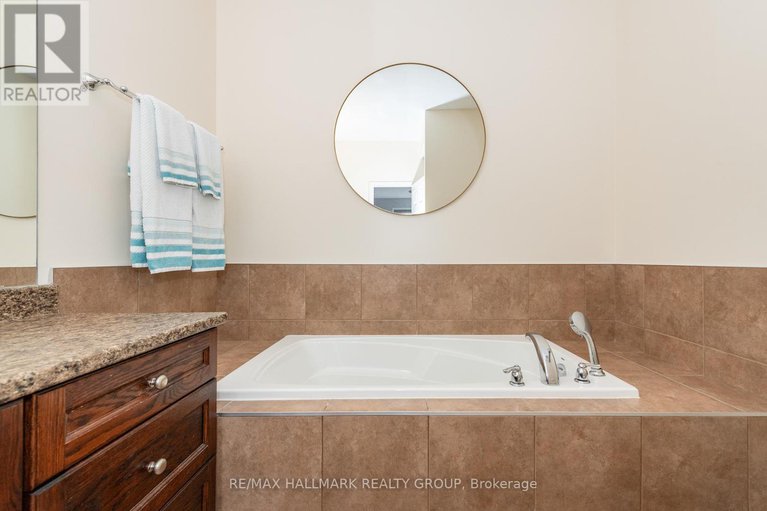 29228052/102-kelso-private/stonebridge/ottawa/ontario/K2J0L9_31