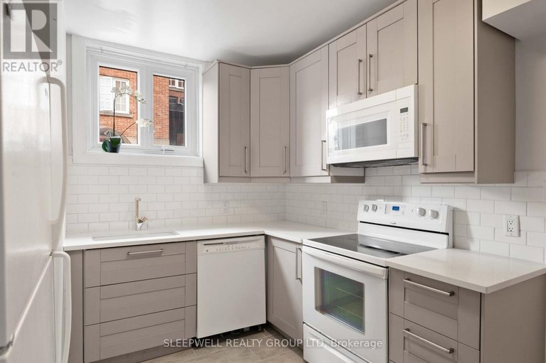 29674699/1a-180-augusta-street/sandy-hill/ottawa/ontario/K1N8C1_14