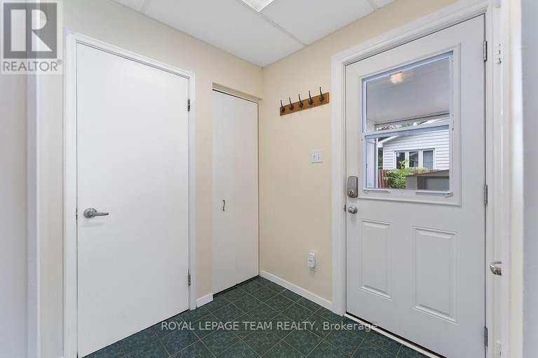 29371240/123-abbeyhill-drive/glencairnhazeldean/ottawa/ontario/K2L1H4_20