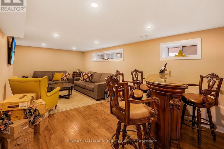 29075459/2077-lemay-crescent/elmvale-acresurbandale/ottawa/ontario/K1G2X5_21