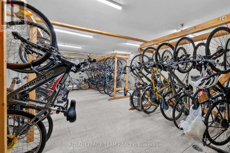 29403239/403-2400-virginia-dr-drive/urbandale-acres/ottawa/ontario/K1H8L3_28