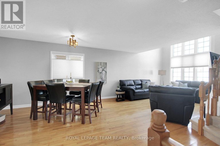 28988068/334-wiffen-private/westcliffe-estates/ottawa/ontario/K2H1G3_8