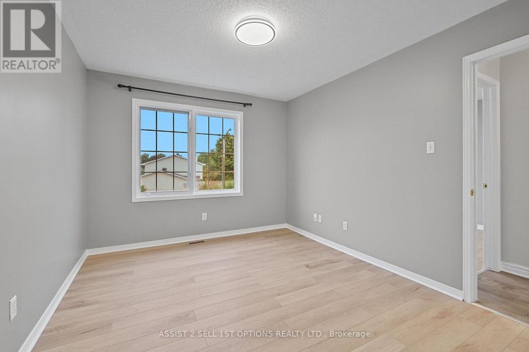 28825040/104b-craig-henry-drive/craig-henrywoodvale/ottawa/ontario/K2G6L8_27