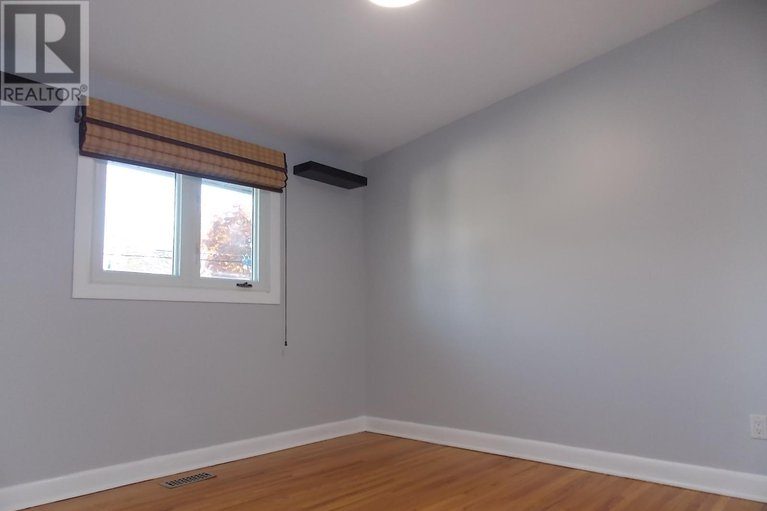 29204242/2515-gravelle-crescent/blackburn-hamlet/ottawa/ontario/K1B3A4_13