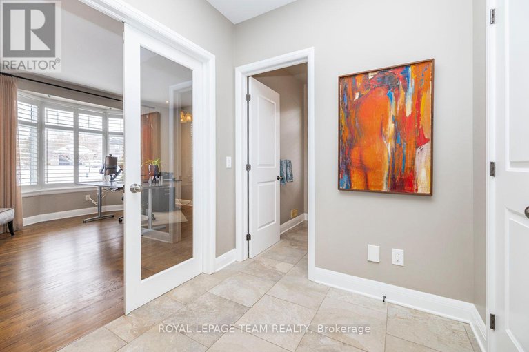 28933926/213-cabrelle-place-e/manotick-village-manotick-estates/ottawa/ontario/K4M0A9_17