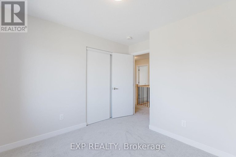 28468879/438-epoch-street/half-moon-bay/ottawa/ontario/K2J6X7_28