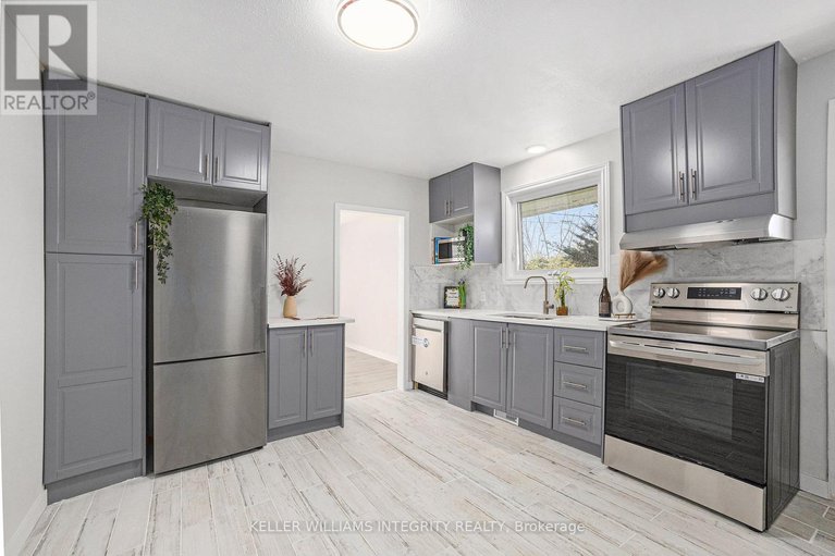 28247144/1401-lowen-drive/riverside-southgloucester-glen/ottawa/ontario/K1V1H3_3