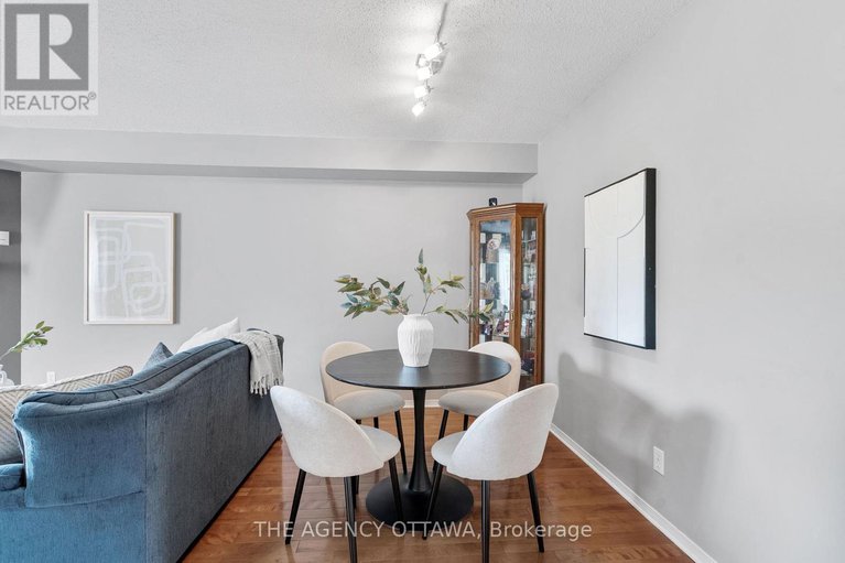 28611358/55-springcreek-crescent/bridlewood/ottawa/ontario/K2M2M2_8