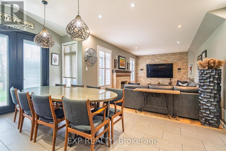 28485158/1466-rhea-place/cedardale/ottawa/ontario/K1V1H1_13