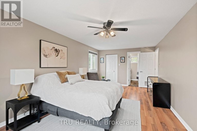 29611395/256-hoylake-crescent/bilberry-creekqueenswood-heights/ottawa/ontario/K1E2M8_26