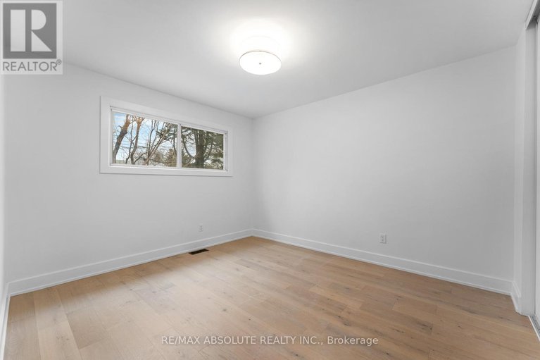 29221616/14-mulvagh-avenue/borden-farmstewart-farmcarleton-heightsparkwood-hills/ottawa/ontario/K2E6M6_19