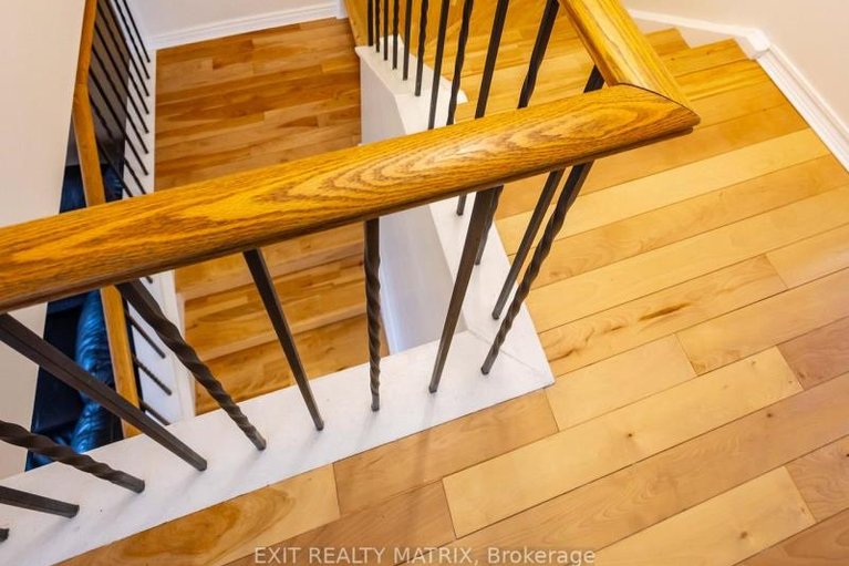 29636686/555-apollo-way/fallingbrookpineridge/ottawa/ontario/K4A1V1_30