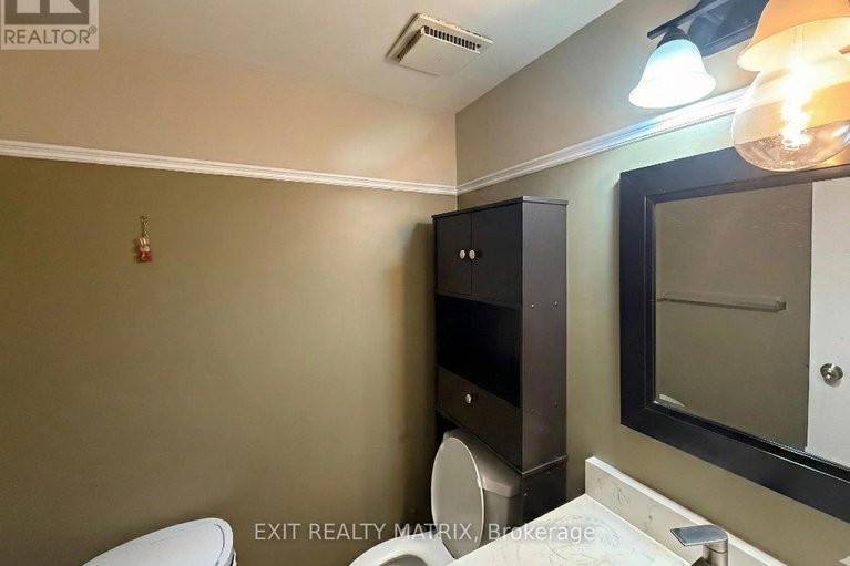 29253228/5b-762-st-andre-drive/hiawatha-parkconvent-glen/ottawa/ontario/K1C4S7_2