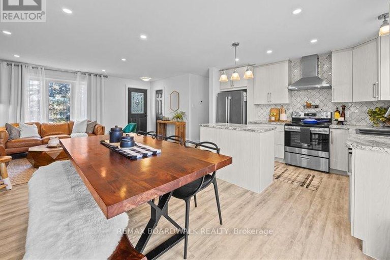 29519849/2462-dunning-road/cumberland-west/ottawa/ontario/K0A3E0_18