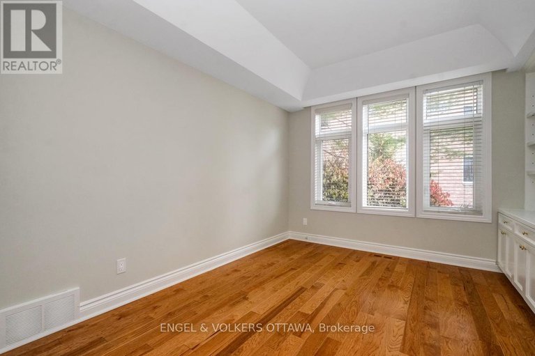 29162834/25-bittern-court/rockcliffe/ottawa/ontario/K1L8K9_6