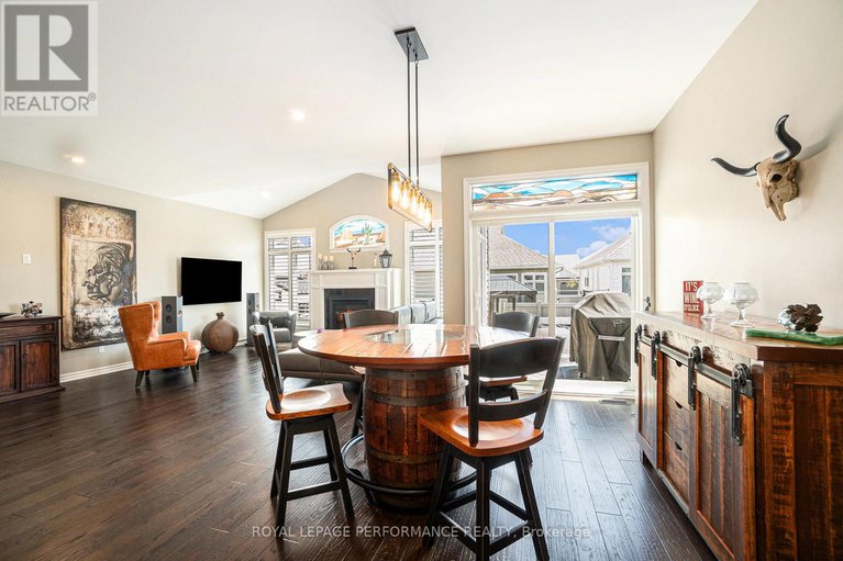 28336661/82-kayenta-street/remainder-of-stittsville-area/ottawa/ontario/K2S2K7_16