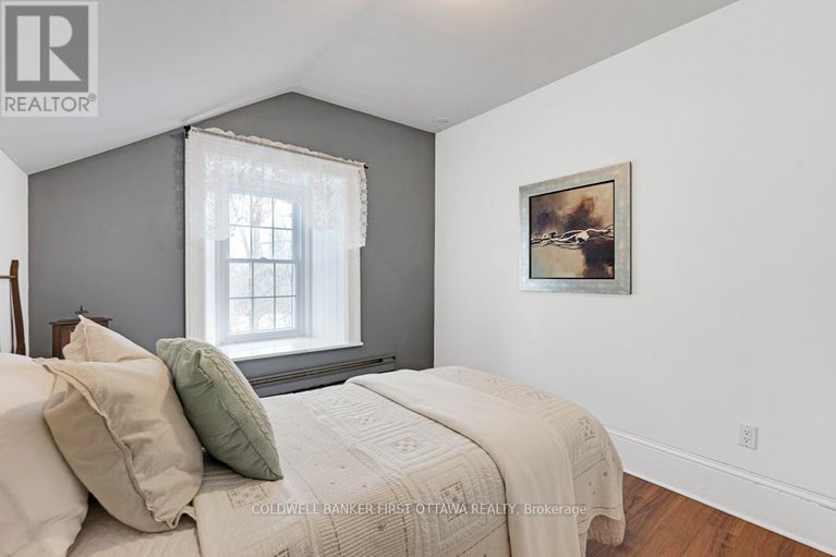 29212098/28-south-street/drummondnorth-elmsley-north-elmsley-twp/drummondnorth-elmsley/ontario/K7H2G1_22