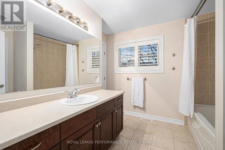 29064814/3234-river-rock-avenue/half-moon-bay/ottawa/ontario/K2J0T4_14