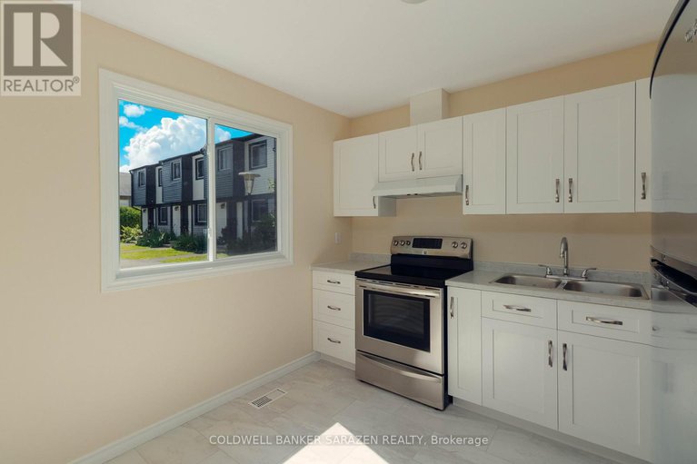 28847041/3550-aladdin-lane/blossom-parkkemp-parkfindlay-creek/ottawa/ontario/K1T1E2_3