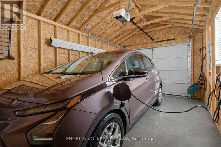 29397615/1235-erie-avenue/ridgemont/ottawa/ontario/K1V6G5_34