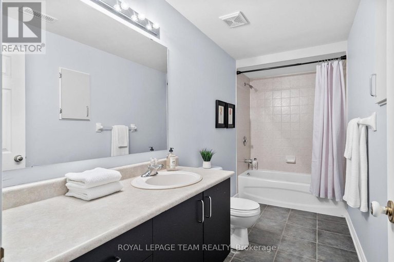 28525095/29-shining-star-circle/stittsville-south/ottawa/ontario/K2S2B4_44