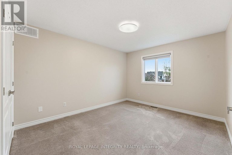 29145145/607-devonwood-circle/blossom-parkkemp-parkfindlay-creek/ottawa/ontario/K1T4E6_33