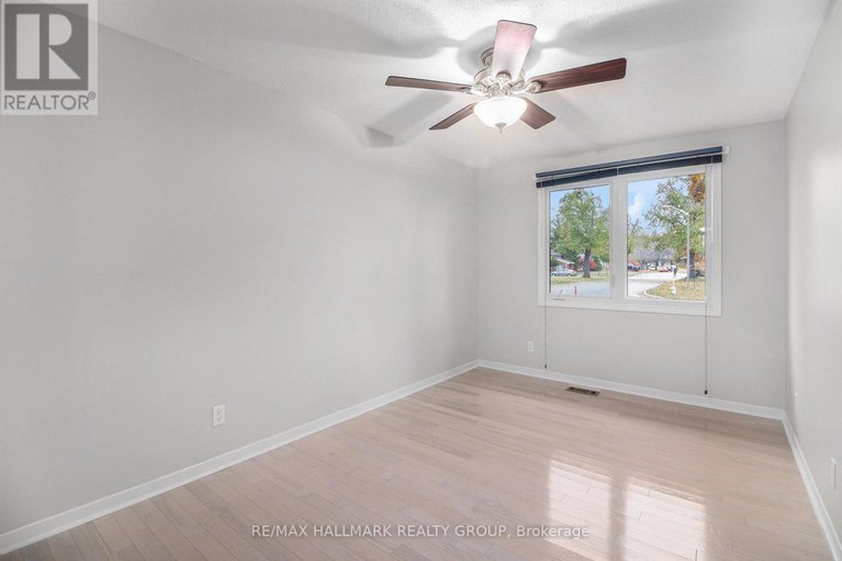 29090721/1366-metz-crescent/carson-grove/ottawa/ontario/K1K3Z5_21