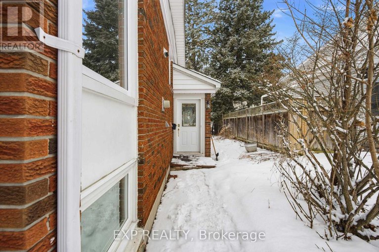 29496832/46-charkay-street/borden-farmstewart-farmcarleton-heightsparkwood-hills/ottawa/ontario/K2E5N4_2