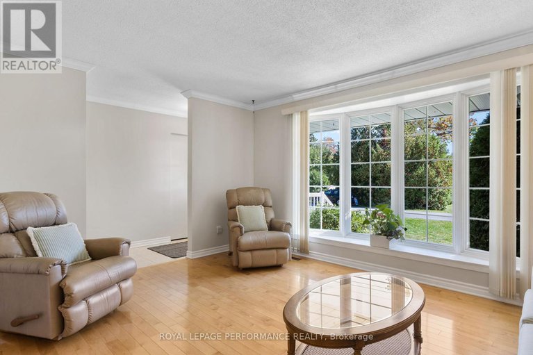 28945911/5-revol-road/merivale-gardens/ottawa/ontario/K2G0B8_12