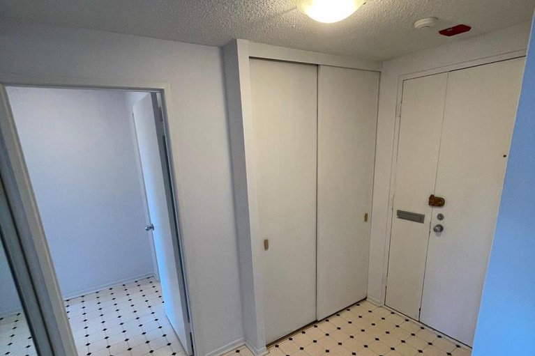 28779261/1102-1356-meadowlands-drive-e/borden-farmstewart-farmcarleton-heightsparkwood-hills/ottawa/ontario/K2E6K6_25