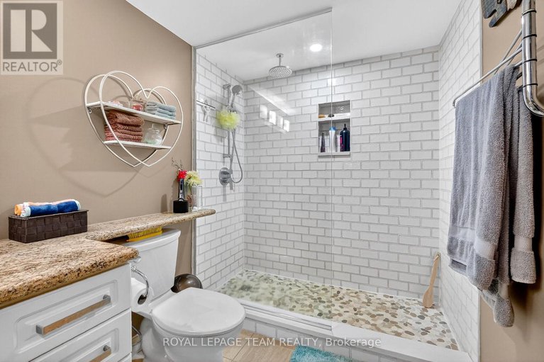 29088435/5-frank-street/ottawa-centregolden-triangle/ottawa/ontario/K2P0W8_30