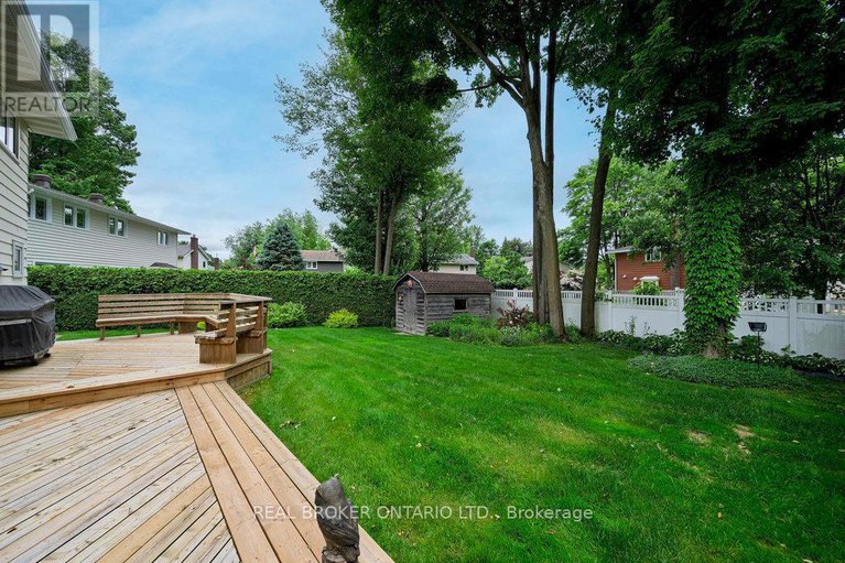 28522793/31-oakhurst-crescent/blackburn-hamlet/ottawa/ontario/K1B4A5_37