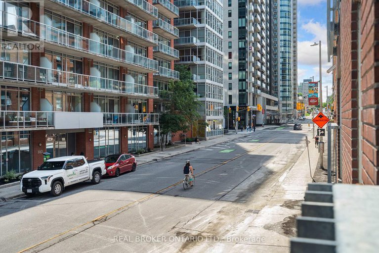 28637796/102-360-cumberland-street/lower-townbyward-market/ottawa/ontario/K1N0B1_19