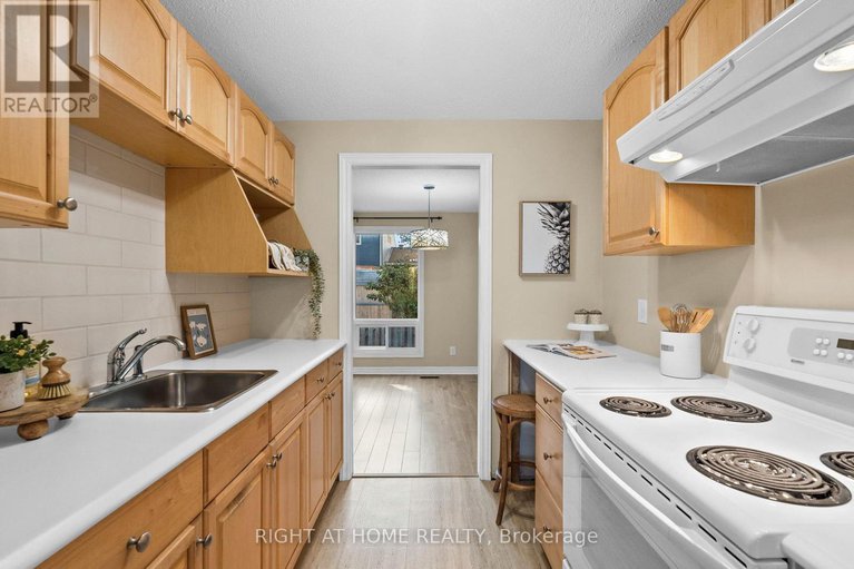 28881913/235-thistledown-court/pheasant-run/ottawa/ontario/K2J1N1_10