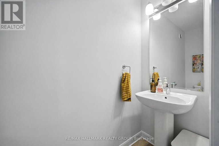 28635890/702-confluence-walk/avalon-west/ottawa/ontario/K4A5M6_7