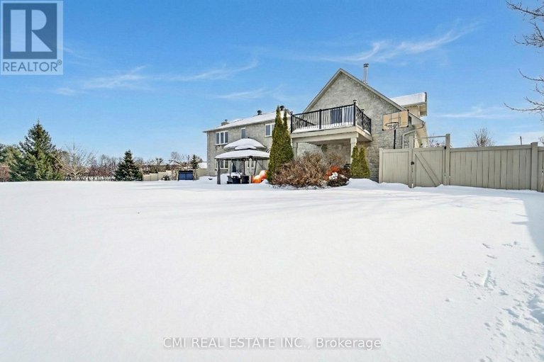 29295430/2500-lookout-drive/cumberland-ridge/ottawa/ontario/K4C1S3_1